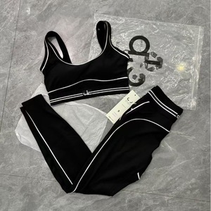 Nuovo Stile Estivo: Set Sportivo da <span class=keywords><strong>Donna</strong></span> alla Moda per Yoga e Fitness - Completo Casual con <span class=keywords><strong>Pantaloni</strong></span> e Top a Rapida Asciugatura - Product Image 2