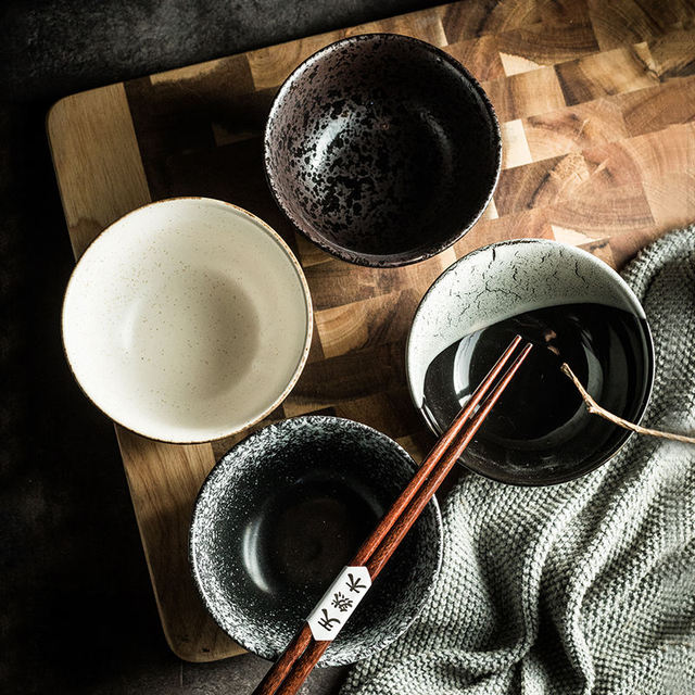 Hot Selling 2023 Eco-Friendly Japanese Style Ceramic 4.5 Inch Rice Bowls for Home Hotel Restaurant Food Safe Dinnerware Sets