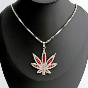 Vente chaude en acier inoxydable Hip Hop pendentif collier pour hommes nouveau Design avec <span class=keywords><strong>feuilles</strong></span> d'érable et diamants pour cadeau ou fiançailles - Product Image 4
