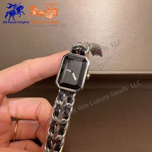 Montre connectée élégante ultra-luxe pour femme, ultra-fine, avec suivi de l'oxygène sanguin, résistante à l'eau et aux phases lunaires, bracelet en cuir de 22 mm - Product Image 3