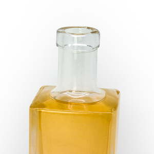 Botellas de licor de vidrio cuadradas de 750ml <span class=keywords><strong>y</strong></span> 700ml para Vodka Gin Brandy Whisky Tequila Ron <span class=keywords><strong>Mezcal</strong></span> con corcho <span class=keywords><strong>y</strong></span> tapón de rosca - Product Image 5