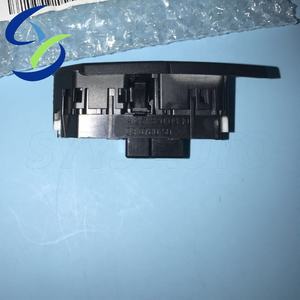 Interrupteur de verrouillage centralisé à prix compétitif A2518200910 251 820 09 10 pour <span class=keywords><strong>Mercedes</strong></span> Benz W251 W164 X164 - Product Image 3