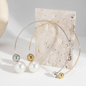 <span class=keywords><strong>Pendientes</strong></span> de aro gruesos de acero inoxidable, joyería para <span class=keywords><strong>mujer</strong></span>, <span class=keywords><strong>pendientes</strong></span> llamativos gruesos Huggie chapados en oro de 18 quilates - Product Image 6