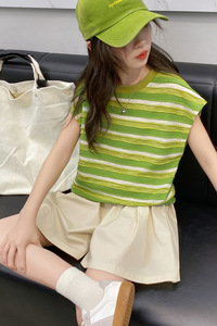 Set da ragazza alla moda estivo in due pezzi per le vacanze in spiaggia gilet a righe <span class=keywords><strong>verdi</strong></span> e <span class=keywords><strong>pantaloncini</strong></span> larghi Beige - Product Image 4