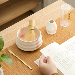 Juego de Té Matcha de Cerámica Japonesa Jalo con Batidor de Bambú, Soporte y Cuchara - Kit de Té Verde Matcha en Polvo de Diseño Moderno - Product Image 5