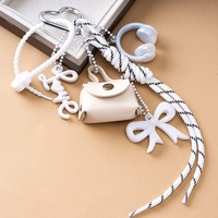 Breloque de sac en forme de cœur tendance, porte-clés en corde tressée, breloque polyvalente, accessoire de décoration pour sac à dos, cadeaux de fête, porte-clés