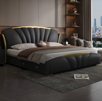 Lit en bois moderne de luxe minimaliste italien sur mesure, taille Queen/King, avec tête de lit à éclairage LED, station de charge et rangement à 2 niveaux, rembourré