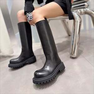 2024 Otoño Invierno moda Retro Caballero bota altura aumento tacón grueso tacón medio no rodilla alto bote bota para primavera - Product Image 5