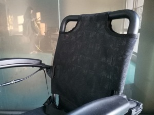 Fauteuil électrique pliable léger en aluminium, double moteur servo, siège respirant, batterie à déverrouillage rapide pour personnes âgées - Product Image 5