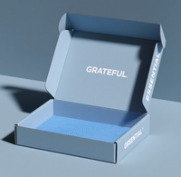 Boîtes à vêtements imprimées en noir avec enveloppe personnalisée Boîte postale ondulée Boîte cadeau d'expédition avec logo avec bande de déchirure imprimée