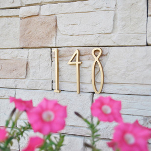 Numéros de porte en laiton de style nordique, chiffres adhésifs en métal massif pour la décoration d'entrée de maison - Product Image 4