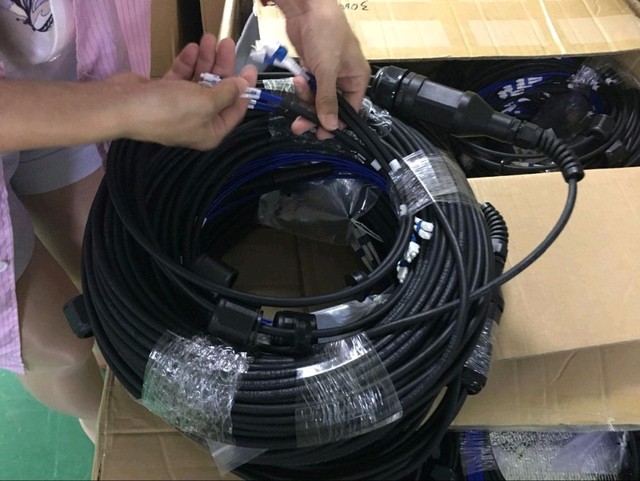 1 Core Ftth Fiber Optic Drop Cable Black  Outdoor Three Units G657A1 SC Patch Cord