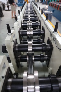 Chất lượng cao nhà kính phim khóa hồ sơ cuộn tạo thành máy dễ dàng cài đặt thép mạ kẽm CE cho khung thép nhà kính - Product Image 2