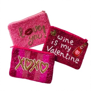 Bolsa de cosméticos rosa con cuentas, con estrellas rojas y texto Yeehaw, bolsa de maquillaje portátil de estilo bohemio - Product Image 2