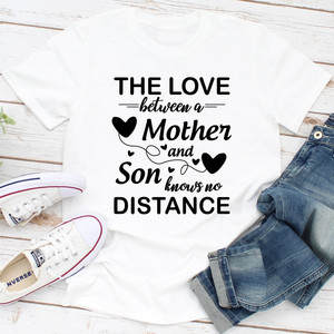 T-shirt l'amore tra una madre e un figlio non conosce la distanza - Product Image 3