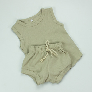 Conjuntos de Ropa de Verano para Niños al por Mayor, Conjunto de Chaleco sin Mangas de Punto Waffle y Pantalones Cortos con Cordón para Bebés - Product Image 3