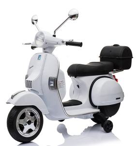 Mini <span class=keywords><strong>Moto</strong></span> Elettrica <span class=keywords><strong>per</strong></span> Bambini a Buon Mercato Vespa PX150 con Licenza Ufficiale, Motocicletta Guidabile <span class=keywords><strong>per</strong></span> Bambini - Product Image 6