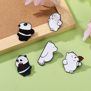 Fabricante de YINI, venta al por mayor, alfileres de resina de osos desnudos, broches de dibujos animados bonitos, alfileres de esmalte artesanales exquisitos - Product Image 1