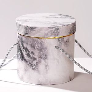 กล่องดอกไม้ทรงกระบอกแบบพกพาสำหรับบรรจุดอกไม้สด - Product Image 4