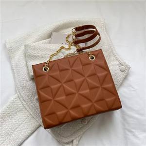 THK0104 Petit sac à main carré en PU à la mode Irrégulier avec lettre Tassel Sac à bandoulière messager polyvalent avec chaîne - Product Image 6