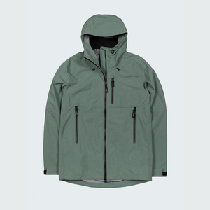 Veste imperméable coupe-vent respirante à coque rigide personnalisée, capuche réglable, fermeture éclair YKK, veste de pluie avec poche poitrine, poignets à velcro - Product Image 2