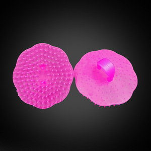 Cepillo para champú con forma de flor de ciruelo, cepillo para champú de goma suave, cepillo para el cuerpo, cepillo para masaje de cabeza, cepillo de plástico para limpieza con champú - Product Image 2