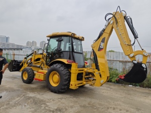 Chargeuse-pelleteuse d'occasion Cat 420F Caterpillar, bon état, faible nombre d'heures, vendue à bas prix - Product Image 2
