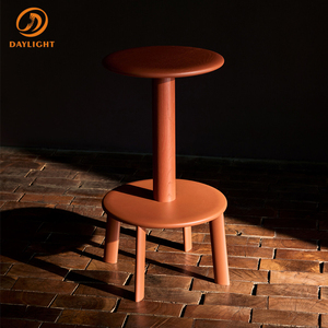 <span class=keywords><strong>Tabouret</strong></span> <span class=keywords><strong>de</strong></span> <span class=keywords><strong>bar</strong></span> moderne et minimaliste en bois massif, design à deux niveaux avec assise ronde et pieds coniques en orange chaud pour <span class=keywords><strong>bar</strong></span> et comptoir <span class=keywords><strong>de</strong></span> cuisine - Product Image 1