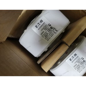 ฟิวส์ Eaton Bussmann 2500A รุ่น 170M7063 แบบหน่วงเวลา แรงดันสูง สายแบบเรเดียล ตัวเรือนเซรามิก ผลิตในฮังการี - Product Image 1
