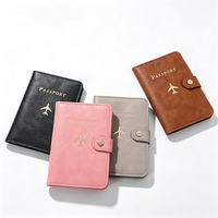 Dompet Perjalanan Bisnis Tempat Kartu Kulit PU Slot Multi-Kartu Penutup Paspor Dengan Gesper dan Logo Pesawat