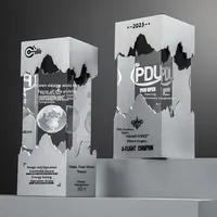 Trofeo de cristal Cubo de Rubik Pilar Tema deportivo Ecológico Regalo creativo de gama alta Grabado interno