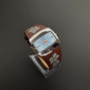 Reloj de Cuarzo Único y Original de Estilo Vintage Casual Deportivo con Correa de Cuero y Patrón Floral para Mujer, Resistente al Agua - Product Image 2