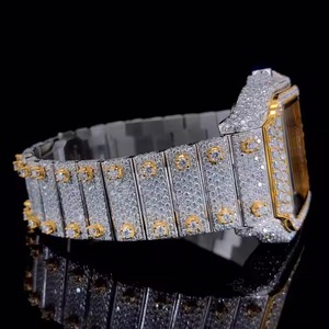 Superbe montre artisanale de luxe en diamant anti-décoloration pour hommes fermoir solide et bords lisses poignet au toucher doux vente à l'exportation - Product Image 2