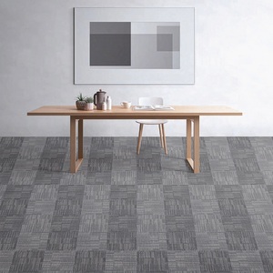 Dalles de moquette commerciales de luxe modernes à motif puzzle pour hôtels et bureaux, en PP Jacquard avec support PVC, carrées 50x50, antidérapantes et écologiques - Product Image 3