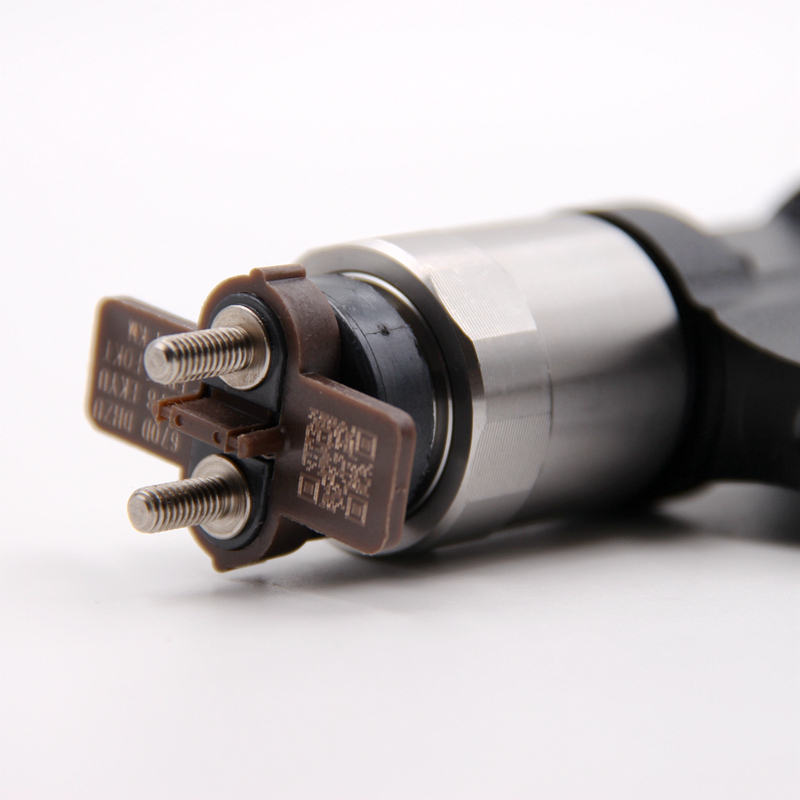 Common Rail Fuel Injector  095000-6390 8-97609791-5  for diesel engine 095000-6693  8-97609791-5 for XICHAI