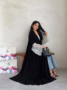 Elegante Conjunto de Abaya Musulmana, Vestido Negro con Ribete de Encaje Blanco y Pañuelo a Juego, Ideal para los Mercados Europeo, Americano y de Oriente Medio - Product Image 2