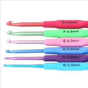 Nuevo juego <span class=keywords><strong>de</strong></span> ganchos <span class=keywords><strong>de</strong></span> ganchillo con mango ergonómico para manos artríticas, <span class=keywords><strong>agujas</strong></span> <span class=keywords><strong>de</strong></span> ganchillo suaves y cómodas <span class=keywords><strong>de</strong></span> goma, <span class=keywords><strong>agujas</strong></span> <span class=keywords><strong>de</strong></span> tejer <span class=keywords><strong>extra</strong></span> <span class=keywords><strong>largas</strong></span> - Product Image 1