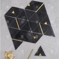 Nouveauté : mosaïque triangulaire en pierre de marbre de luxe avec dosseret de cuisine en acier inoxydable