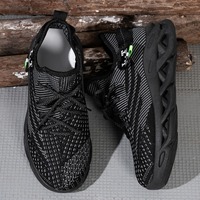 Chaussures de course respirantes en maille pour hommes, noires et marron clair, à semelle souple et rehaussante, disponibles en tailles 39 à 45