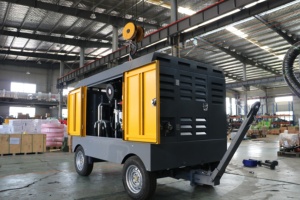 <span class=keywords><strong>Compresseur</strong></span> d'air à vis lubrifié au diesel portable avec commande PLC Refroidi par air et silencieux <span class=keywords><strong>pour</strong></span> le forage et l'exploitation minière - Product Image 2