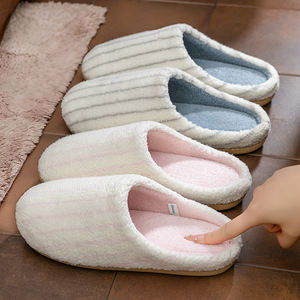 Chaussons pour femmes pour l'automne et l'hiver 2025, nouvelle collection, produit tendance, chaleur intérieure, tranquillité, antidérapants, EVA - Product Image 1