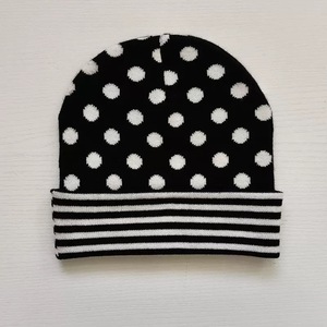 Bonnet tricoté jacquard à pois rétro chic personnalisé, chaud et doux, avec revers rayé, style décontracté, pour l'<span class=keywords><strong>hiver</strong></span> – Fournisseur de bonnets - Product Image 3