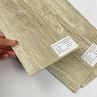 Suelo de vinilo LVT de buena calidad, baldosas autoadhesivas de PVC con aspecto de madera para interiores, diseño moderno, parte trasera seca/palo