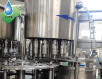 Ligne de production d'usine chinoise pour le rinçage, le remplissage et le capsulage de machines à eau RFC