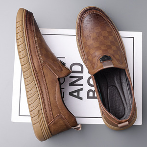 รองเท้าโลฟเฟอร์หนังผู้ชายแบบสวม พื้นยางนุ่ม สีน้ำตาล รองเท้าลำลองสไตล์ธุรกิจ สำหรับฤดูใบไม้ผลิและฤดูใบไม้ร่วง สไตล์วัยรุ่น - Product Image 3