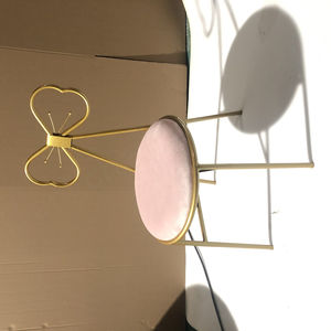 Chaises papillon en métal rose empilables au design moderne pour enfants - Utilisation en hôtel et en extérieur, chaises pour fêtes et mariages - Product Image 2