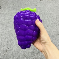 USA Warehouse Bloemgevulde Reuze Druivenknijp-speelgoed TPR Realistisch Fruit Jumbo Druiven Squishy Stressbal voor Angstverlichting