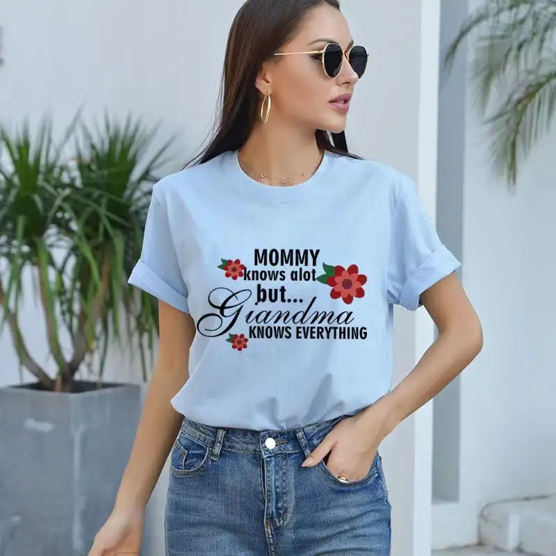 Monny knows alot but grandma knows everything printing t shirt