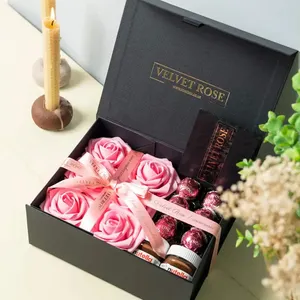 Vendita all'ingrosso bouquet di fiore di cioccolato-Scatola di bouquet di fiori quadrati pieghevoli magnetici di design personalizzato confezione regalo rosa scatola di mamma confezione di fiori scatola di fiori di lusso mama