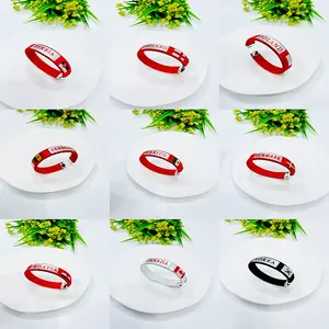 Coupe 2026 Canada, États-Unis. Bracelets tissés avec drapeaux nationaux des 32 pays participants. Fans de football. - Product Image 1